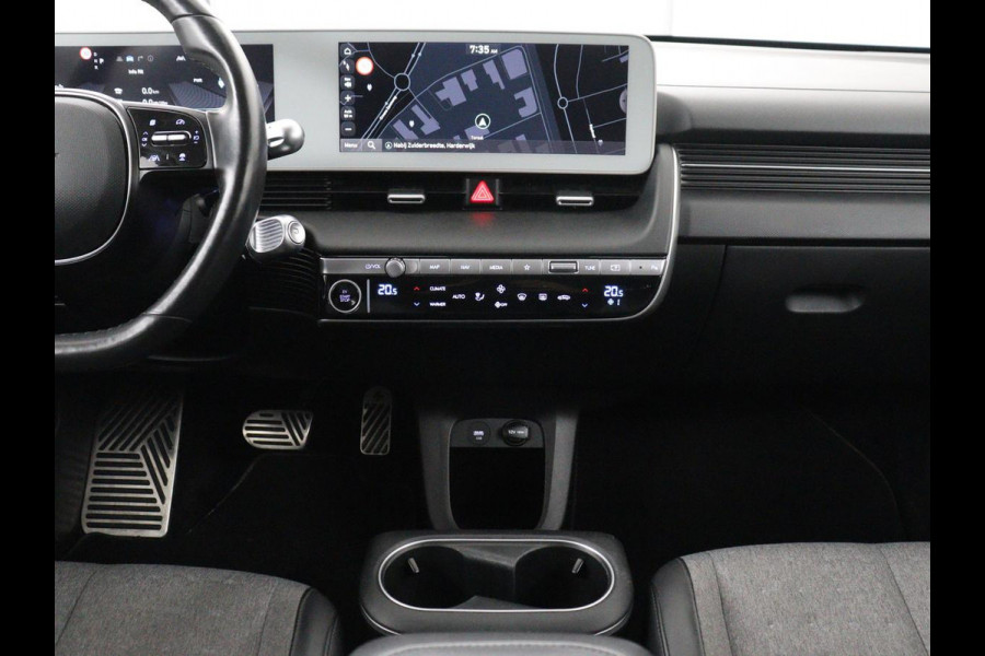 Hyundai IONIQ 5 Connect+ 73kWh | SOH 95.2% | Half Leder | Adaptive cruise | Stuur/stoel verwarming | Navigatie | Climate control | Camera | Carplay | DAB+ | Bose Audio