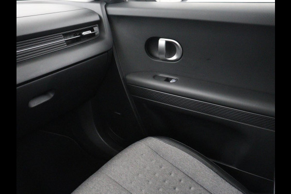 Hyundai IONIQ 5 Connect+ 73kWh | SOH 95.2% | Half Leder | Adaptive cruise | Stuur/stoel verwarming | Navigatie | Climate control | Camera | Carplay | DAB+ | Bose Audio