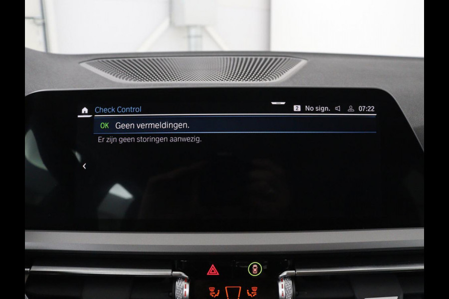 BMW 3 Serie Touring 320e Business Edition Plus | SOH 90% | Leder | Stoelverwarming | Carplay | Cruise control | Climate control | Elektrische achterklep | Park assist | PHEV