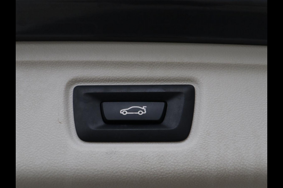 BMW 3 Serie Touring 320e Business Edition Plus | SOH 90% | Leder | Stoelverwarming | Carplay | Cruise control | Climate control | Elektrische achterklep | Park assist | PHEV