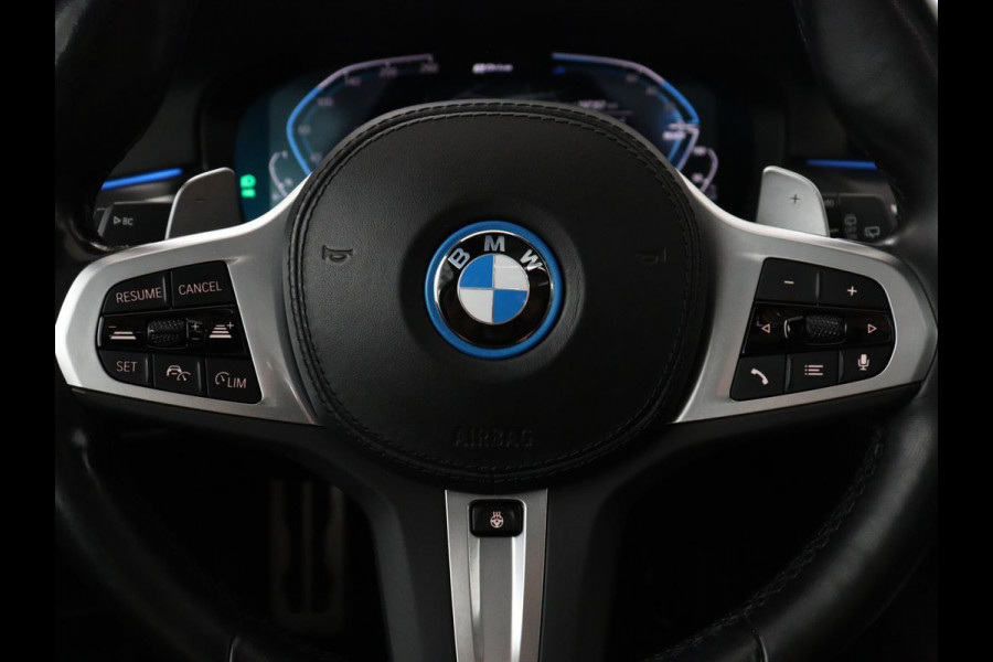 BMW 5 Serie Touring 530e Business Edition Plus | SOH 90% | Panoramadak | Harman/Kardon | Leder | Stoel & stuurverwarming | Achterbank verwarming | Adaptive cruise | Camera | Carplay | Trekhaak |