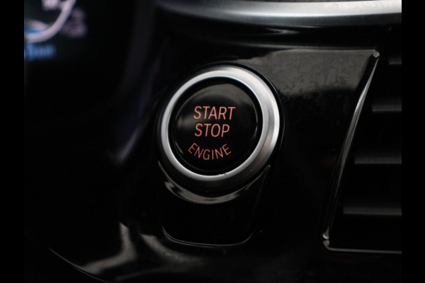 BMW 5 Serie Touring 530e Business Edition Plus | SOH 90% | Panoramadak | Harman/Kardon | Leder | Stoel & stuurverwarming | Achterbank verwarming | Adaptive cruise | Camera | Carplay | Trekhaak |