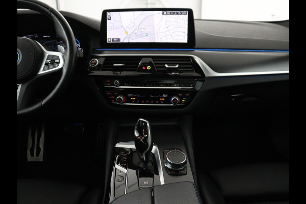 BMW 5 Serie Touring 530e Business Edition Plus | SOH 90% | Panoramadak | Harman/Kardon | Leder | Stoel & stuurverwarming | Achterbank verwarming | Adaptive cruise | Camera | Carplay | Trekhaak |