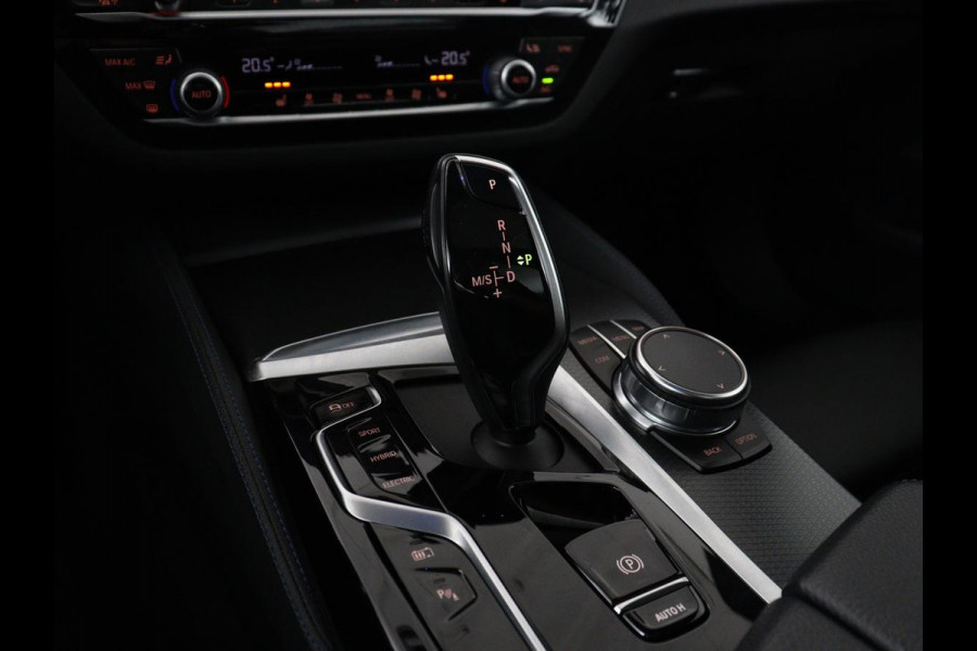 BMW 5 Serie Touring 530e Business Edition Plus | SOH 90% | Panoramadak | Harman/Kardon | Leder | Stoel & stuurverwarming | Achterbank verwarming | Adaptive cruise | Camera | Carplay | Trekhaak |