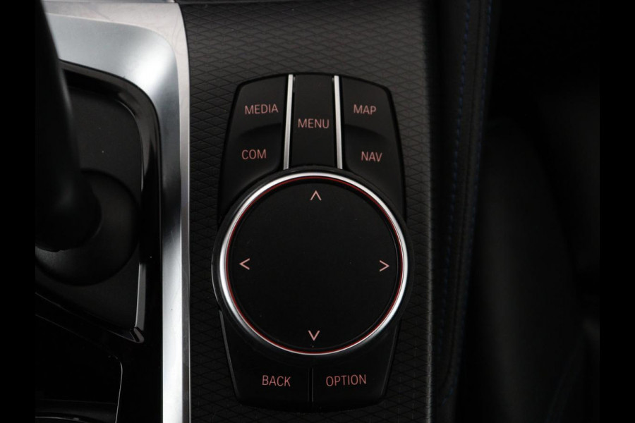 BMW 5 Serie Touring 530e Business Edition Plus | SOH 90% | Panoramadak | Harman/Kardon | Leder | Stoel & stuurverwarming | Achterbank verwarming | Adaptive cruise | Camera | Carplay | Trekhaak |