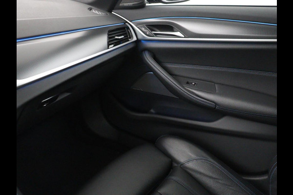 BMW 5 Serie Touring 530e Business Edition Plus | SOH 90% | Panoramadak | Harman/Kardon | Leder | Stoel & stuurverwarming | Achterbank verwarming | Adaptive cruise | Camera | Carplay | Trekhaak |
