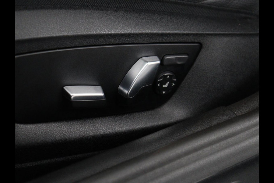 BMW 5 Serie Touring 530e Business Edition Plus | SOH 90% | Panoramadak | Harman/Kardon | Leder | Stoel & stuurverwarming | Achterbank verwarming | Adaptive cruise | Camera | Carplay | Trekhaak |
