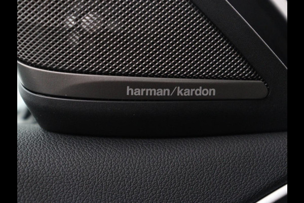 BMW 5 Serie Touring 530e Business Edition Plus | SOH 90% | Panoramadak | Harman/Kardon | Leder | Stoel & stuurverwarming | Achterbank verwarming | Adaptive cruise | Camera | Carplay | Trekhaak |