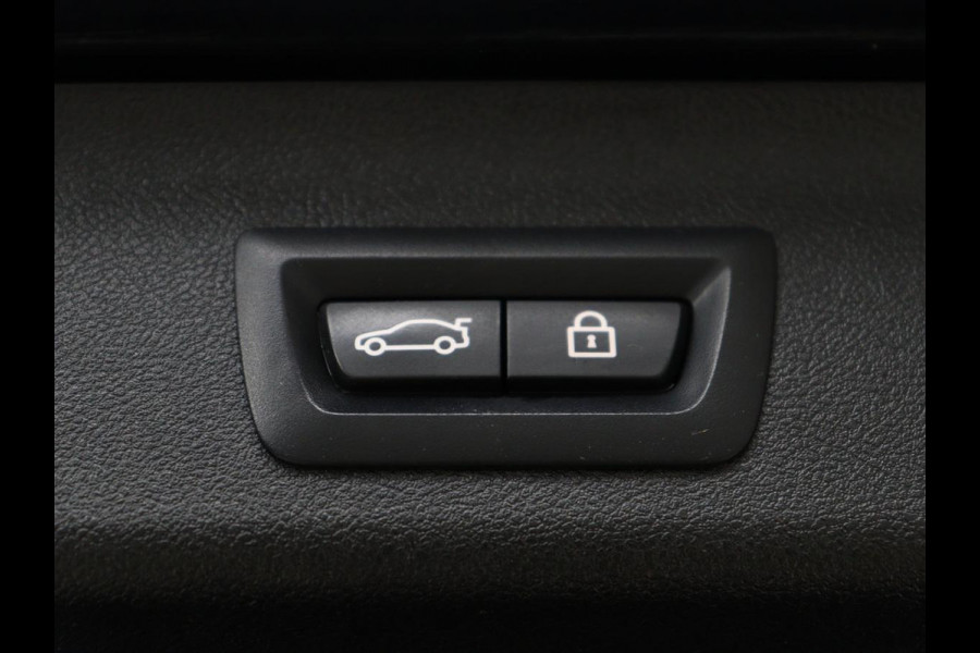 BMW 5 Serie Touring 530e Business Edition Plus | SOH 90% | Panoramadak | Harman/Kardon | Leder | Stoel & stuurverwarming | Achterbank verwarming | Adaptive cruise | Camera | Carplay | Trekhaak |