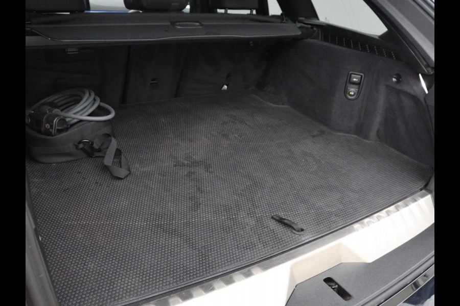 BMW 5 Serie Touring 530e Business Edition Plus | SOH 90% | Panoramadak | Harman/Kardon | Leder | Stoel & stuurverwarming | Achterbank verwarming | Adaptive cruise | Camera | Carplay | Trekhaak |