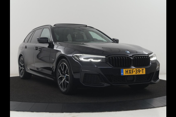 BMW 5 Serie Touring 530e Business Edition Plus | SOH 90% | Panoramadak | Harman/Kardon | Leder | Stoel & stuurverwarming | Achterbank verwarming | Adaptive cruise | Camera | Carplay | Trekhaak |