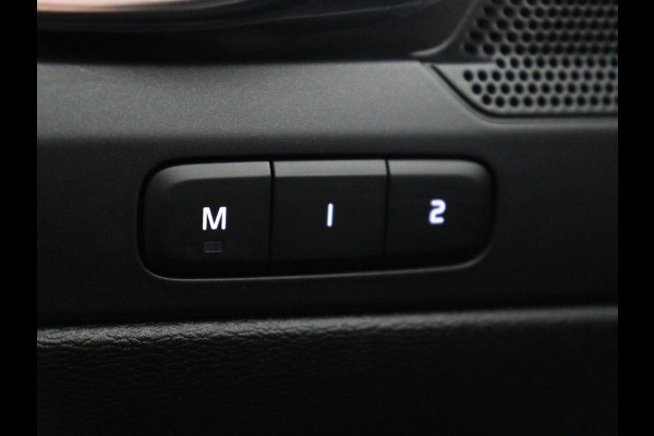 Volvo XC40 1.5 T5 Recharge Momentum Aut. Navi | Virtual display | SOH 89.7% |  Cruise Control | Stoelverwarming | Camera | Trekhaak | Stuurverwarming | DAB+ | Carplay