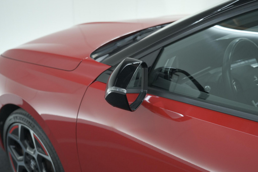 Opel Astra 1.6 Plug-in Hybrid GS Line | Head-up display | Dodehoekdetectie | Adaptieve Cruise control | AGR Stoelen