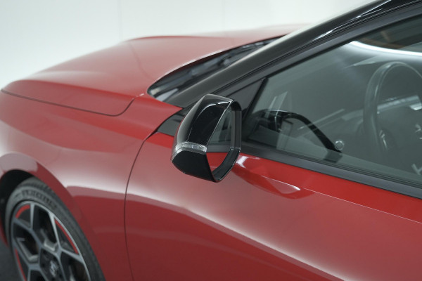 Opel Astra 1.6 Plug-in Hybrid GS Line | Head-up display | Dodehoekdetectie | Adaptieve Cruise control | AGR Stoelen