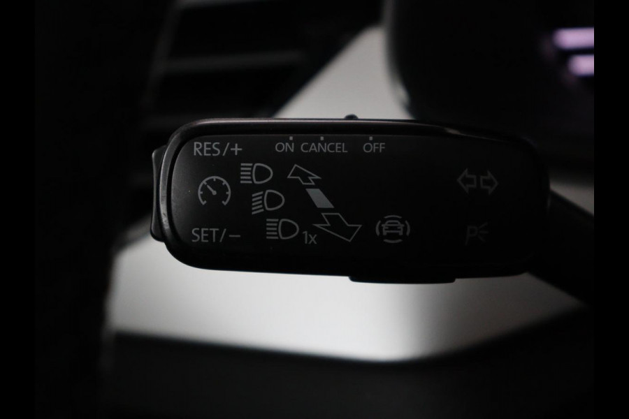 Škoda Kamiq 1.0 TSI Sport Business | Sport stoelen | Stoelverwarming | Virtueel dashboard | Carplay | Cruise control | Lane assist | Climate control | Trekhaak
