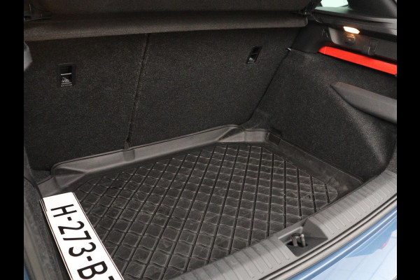 Škoda Kamiq 1.0 TSI Sport Business | Sport stoelen | Stoelverwarming | Virtueel dashboard | Carplay | Cruise control | Lane assist | Climate control | Trekhaak