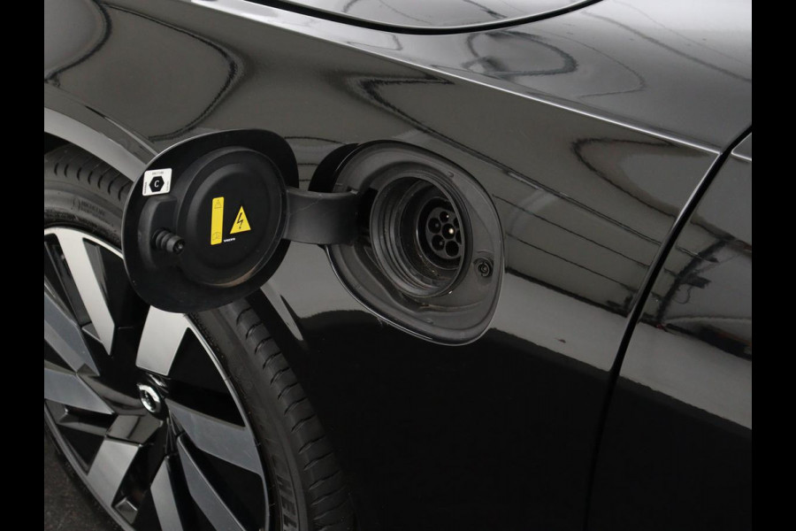 Volvo V90 2.0 T8 Plug-in hybrid AWD Plus Bright | SOH 97,1 | Panoramadak | Leder | Memory | Harman/Kardon | Stuur/stoel verwarming | Achterbank verwarming | Carplay | Cruise control | 360 Camera | Park assist | Trekhaak