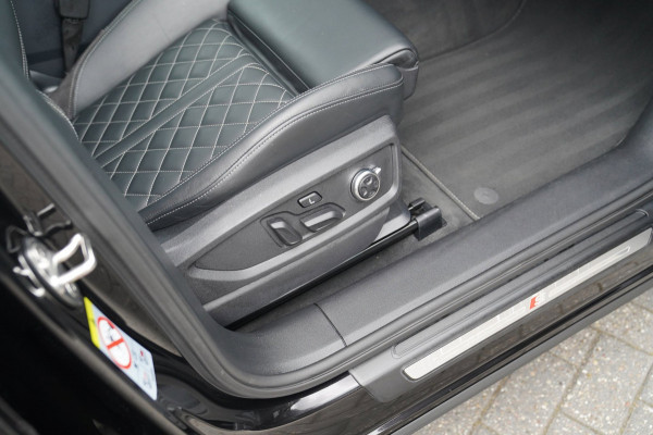 Audi SQ5 3.0 TFSI SQ5 quattro Pro Line Plus | Panorama | Trekhaak | Massage stoelen voor | Adaptieve Cruise | RS Zetels | RS Stuur