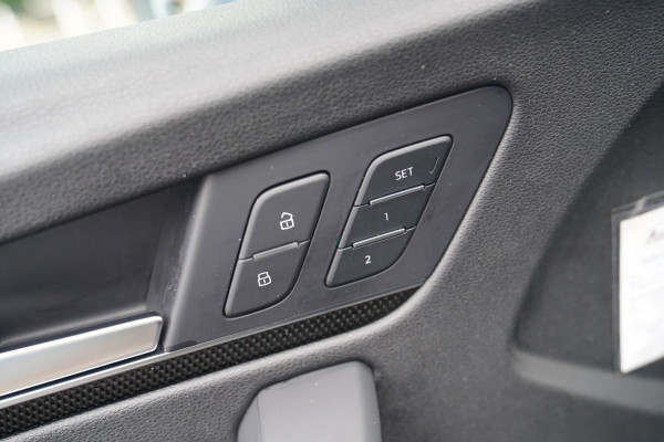 Audi SQ5 3.0 TFSI SQ5 quattro Pro Line Plus | Panorama | Trekhaak | Massage stoelen voor | Adaptieve Cruise | RS Zetels | RS Stuur