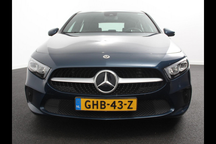 Mercedes-Benz A-Klasse 200 163pk DCT Progressive Navigatie Parkeersensoren Camera Cruise Control Stoelverwarming Ledverlichting Climate Control
