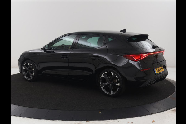 CUPRA Leon 1.5 eTSI Business Edition | Half leder | Stuur/stoel verwarming | Adaptive cruise | Lane assist | Carplay | Sfeerverlichting | Virtueel dashboard | Park assist | Climate control