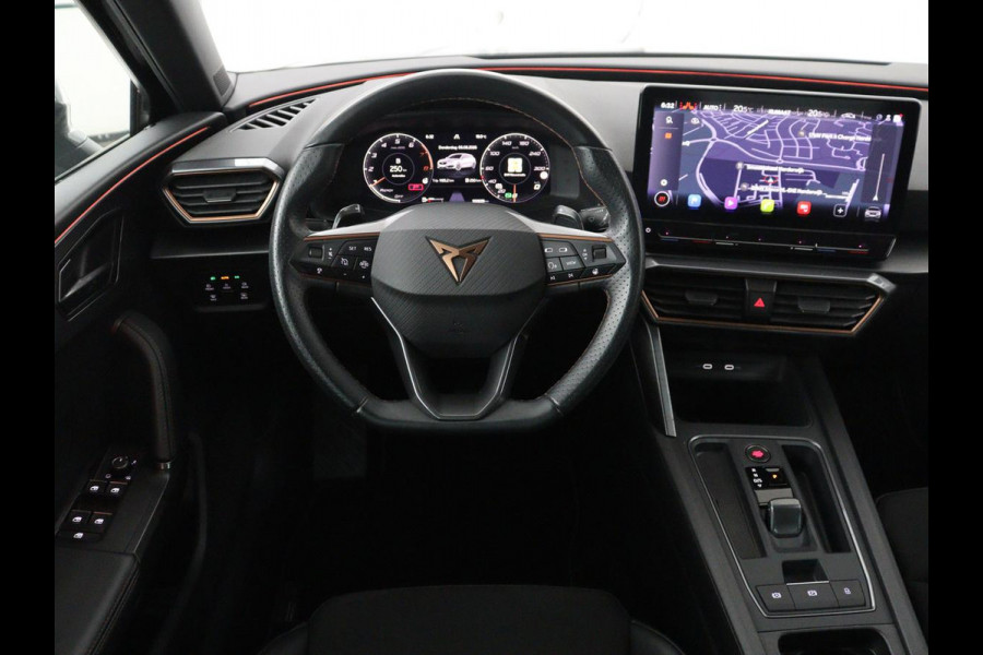 CUPRA Leon 1.5 eTSI Business Edition | Half leder | Stuur/stoel verwarming | Adaptive cruise | Lane assist | Carplay | Sfeerverlichting | Virtueel dashboard | Park assist | Climate control
