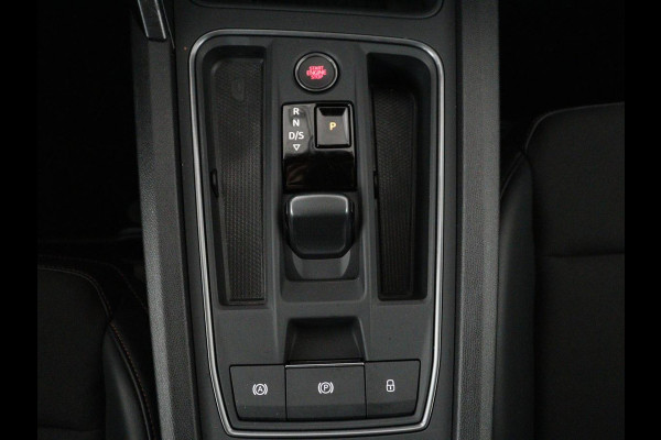 CUPRA Leon 1.5 eTSI Business Edition | Half leder | Stuur/stoel verwarming | Adaptive cruise | Lane assist | Carplay | Sfeerverlichting | Virtueel dashboard | Park assist | Climate control