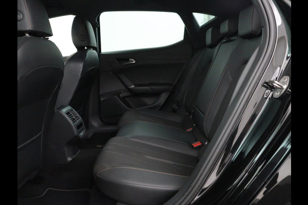 CUPRA Leon 1.5 eTSI Business Edition | Half leder | Stuur/stoel verwarming | Adaptive cruise | Lane assist | Carplay | Sfeerverlichting | Virtueel dashboard | Park assist | Climate control