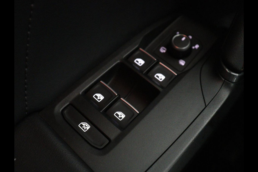 CUPRA Leon 1.5 eTSI Business Edition | Half leder | Stuur/stoel verwarming | Adaptive cruise | Lane assist | Carplay | Sfeerverlichting | Virtueel dashboard | Park assist | Climate control