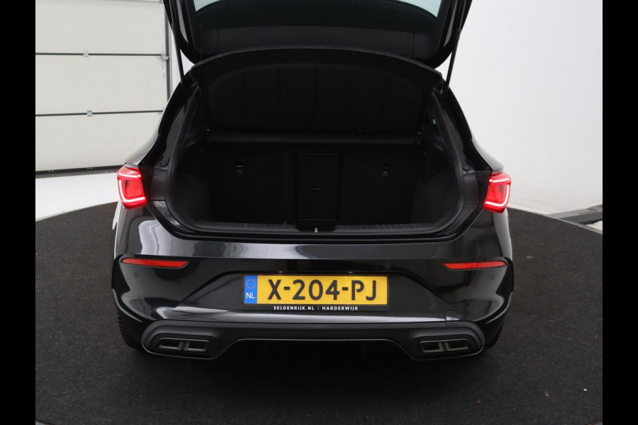 CUPRA Leon 1.5 eTSI Business Edition | Half leder | Stuur/stoel verwarming | Adaptive cruise | Lane assist | Carplay | Sfeerverlichting | Virtueel dashboard | Park assist | Climate control