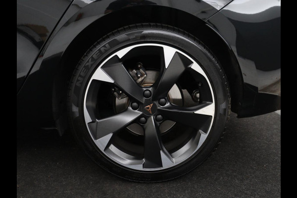 CUPRA Leon 1.5 eTSI Business Edition | Half leder | Stuur/stoel verwarming | Adaptive cruise | Lane assist | Carplay | Sfeerverlichting | Virtueel dashboard | Park assist | Climate control