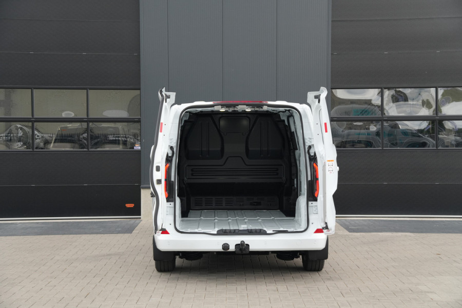 Ford E-Transit Custom 320 L2H1 Limited 71 kWh 218pk - 2x Schuifdeur - Trekhaak - Pro Power - Camera - Carplay - Rijklaar
