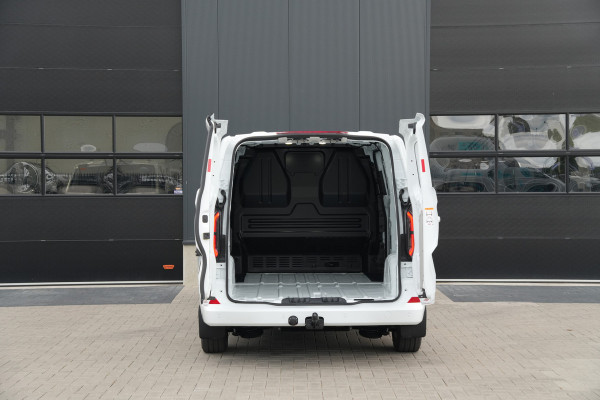 Ford E-Transit Custom 320 L2H1 Limited 71 kWh 218pk - 2x Schuifdeur - Trekhaak - Pro Power - Camera - Carplay - Rijklaar