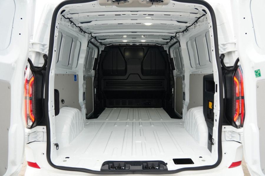 Ford E-Transit Custom 320 L2H1 Limited 71 kWh 218pk - 2x Schuifdeur - Trekhaak - Pro Power - Camera - Carplay - Rijklaar