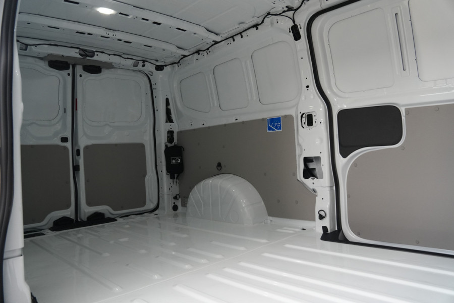 Ford E-Transit Custom 320 L2H1 Limited 71 kWh 218pk - 2x Schuifdeur - Trekhaak - Pro Power - Camera - Carplay - Rijklaar