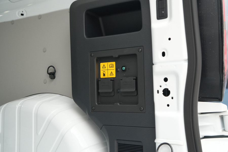 Ford E-Transit Custom 320 L2H1 Limited 71 kWh 218pk - 2x Schuifdeur - Trekhaak - Pro Power - Camera - Carplay - Rijklaar