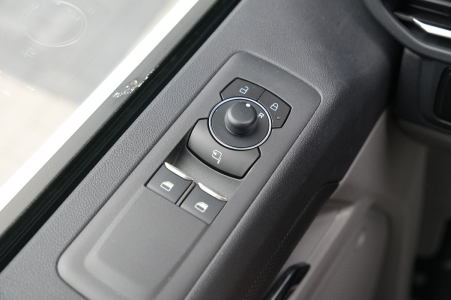 Ford E-Transit Custom 320 L2H1 Limited 71 kWh 218pk - 2x Schuifdeur - Trekhaak - Pro Power - Camera - Carplay - Rijklaar