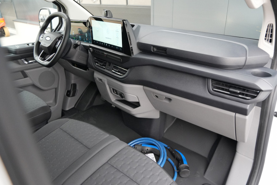 Ford E-Transit Custom 320 L2H1 Limited 71 kWh 218pk - 2x Schuifdeur - Trekhaak - Pro Power - Camera - Carplay - Rijklaar