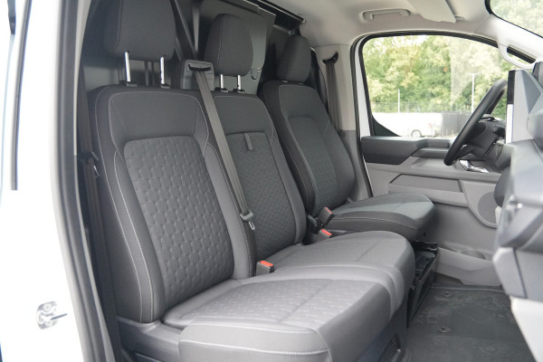 Ford E-Transit Custom 320 L2H1 Limited 71 kWh 218pk - 2x Schuifdeur - Trekhaak - Pro Power - Camera - Carplay - Rijklaar
