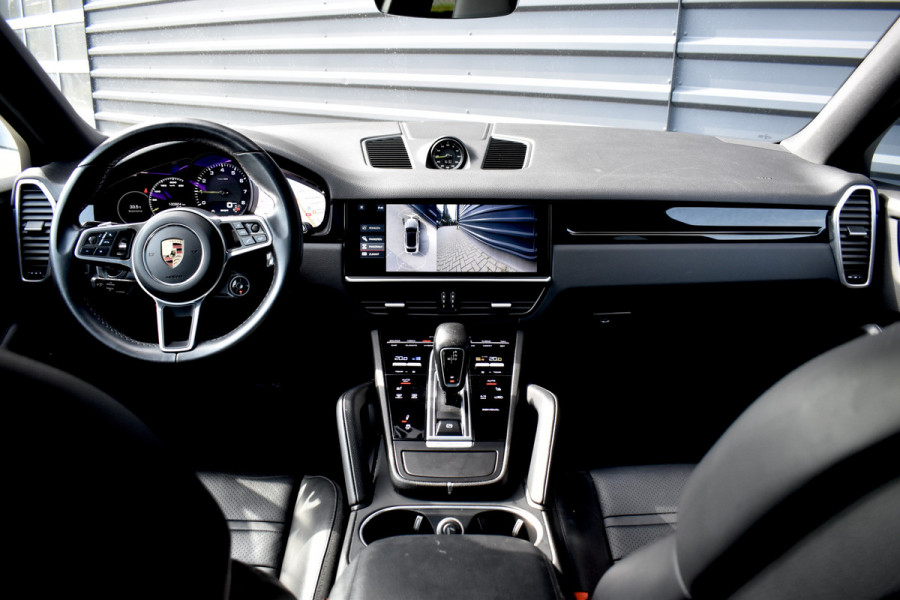 Porsche Cayenne Coupé 3.0 E-Hybrid 462pk Sport Chrono | Pano | 360 Camera | 21'' Wielen | Luchtvering | Stuurverwarming |  Stoel + Achterbankverwarming | LED Achterlichten donker |