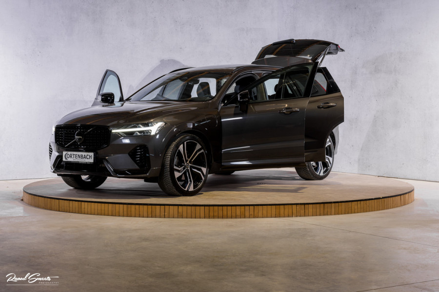 Volvo XC60 2.0 T8 Plug-in hybrid AWD R-Design | Luchtvering | Zwenkbare trekhaak | Panorama dak | Memory | Harman Kardon |