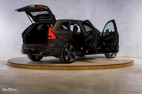 Volvo XC60 2.0 T8 Plug-in hybrid AWD R-Design | Luchtvering | Zwenkbare trekhaak | Panorama dak | Memory | Harman Kardon |