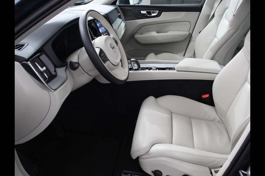 Volvo XC60 2.0 T6 Plug-in hybrid AWD Ultra Bright Climate control Adaptieve cruise control Navigatie Panoramadak Trekhaak Parkeersensoren 360* camera Voorstoelen verwarmd  Apple Carplay/ Android auto