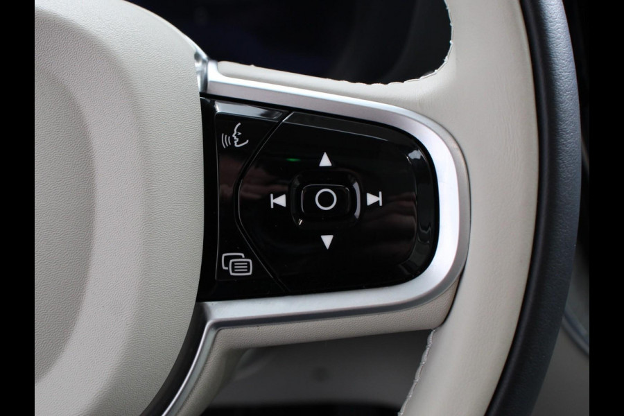 Volvo XC60 2.0 T6 Plug-in hybrid AWD Ultra Bright Climate control Adaptieve cruise control Navigatie Panoramadak Trekhaak Parkeersensoren 360* camera Voorstoelen verwarmd  Apple Carplay/ Android auto