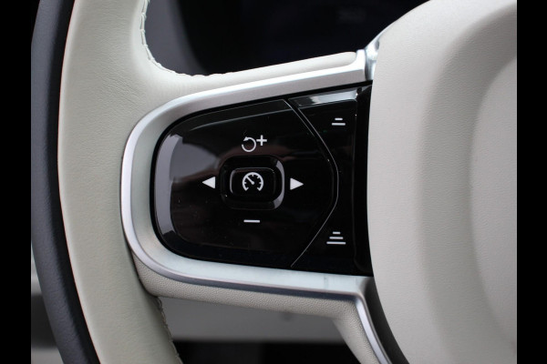 Volvo XC60 2.0 T6 Plug-in hybrid AWD Ultra Bright Climate control Adaptieve cruise control Navigatie Panoramadak Trekhaak Parkeersensoren 360* camera Voorstoelen verwarmd  Apple Carplay/ Android auto