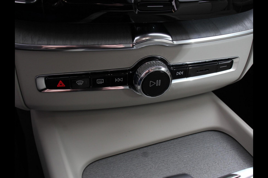 Volvo XC60 2.0 T6 Plug-in hybrid AWD Ultra Bright Climate control Adaptieve cruise control Navigatie Panoramadak Trekhaak Parkeersensoren 360* camera Voorstoelen verwarmd  Apple Carplay/ Android auto