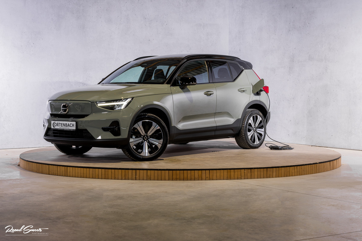 Volvo XC40 Recharge Ultimate 70 kWh | Panorama dak | Adaptieve cruise | Memory | Blis | Harman Kardon |