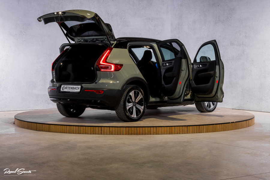 Volvo XC40 Recharge Ultimate 70 kWh | Panorama dak | Adaptieve cruise | Memory | Blis | Harman Kardon |