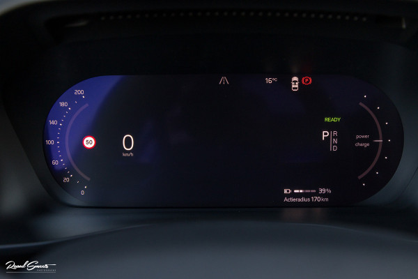 Volvo XC40 Recharge Ultimate 70 kWh | Panorama dak | Adaptieve cruise | Memory | Blis | Harman Kardon |