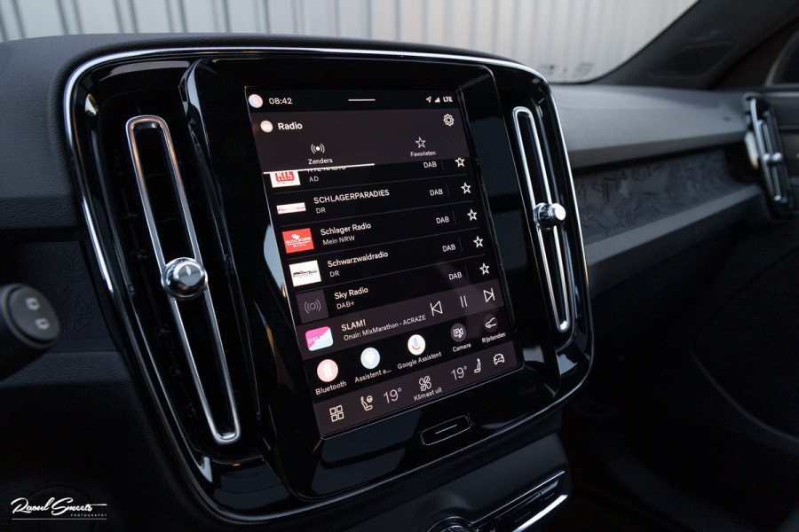 Volvo XC40 Recharge Ultimate 70 kWh | Panorama dak | Adaptieve cruise | Memory | Blis | Harman Kardon |